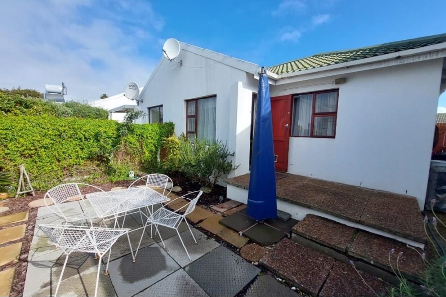 1 Bedroom Property for Sale in Winelands Western Cape